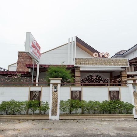 Oyo 619 Naufal Guest House Syariah 메단 외부 사진