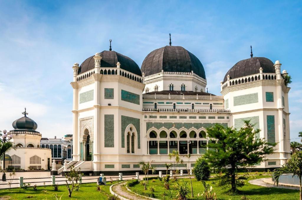 Oyo 619 Naufal Guest House Syariah 메단 외부 사진