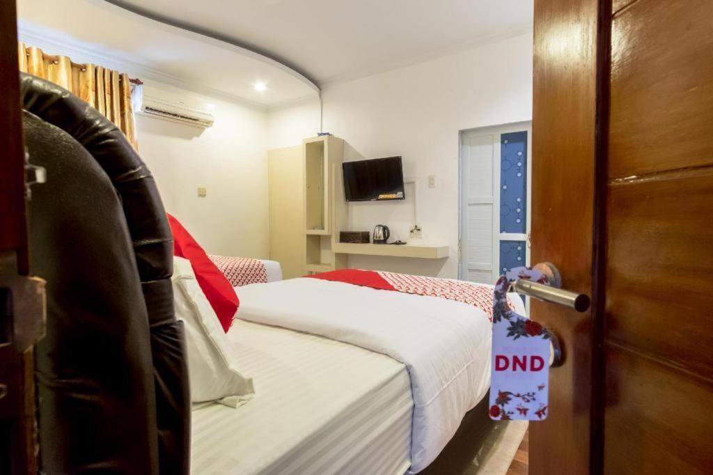 Oyo 619 Naufal Guest House Syariah 메단 외부 사진
