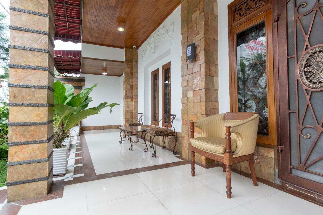 Oyo 619 Naufal Guest House Syariah 메단 외부 사진