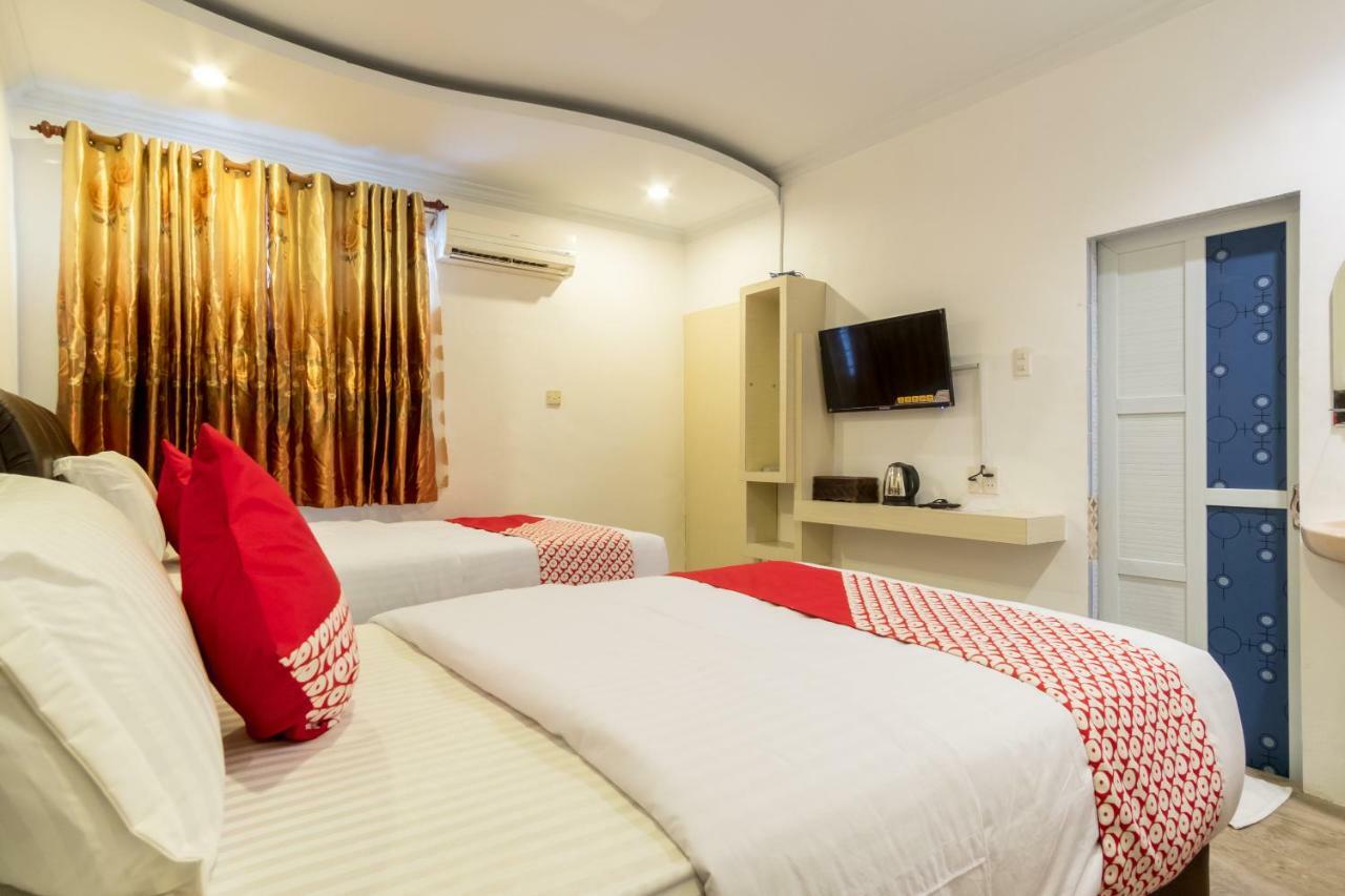 Oyo 619 Naufal Guest House Syariah 메단 외부 사진